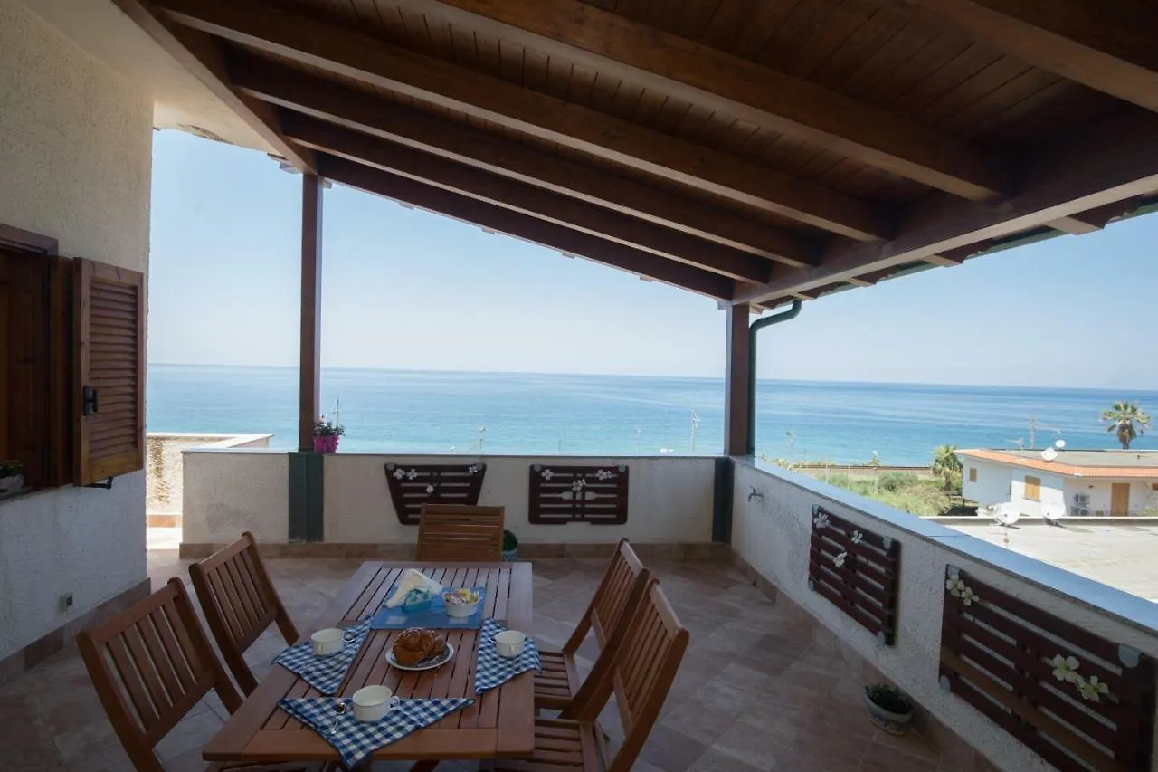 Contactos de Blue House By Perry-Holiday